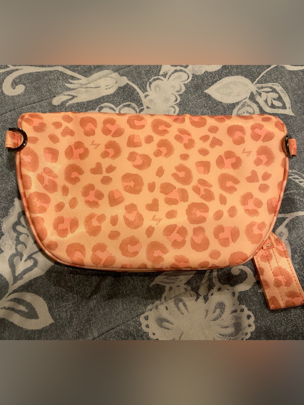NWOT Lug Switchline Sling Bag, Faded Leopard Pink - Picture 2 of 9
